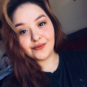 Meet your Posher, Adelia